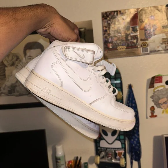 Shoes - Picture 2 of 8